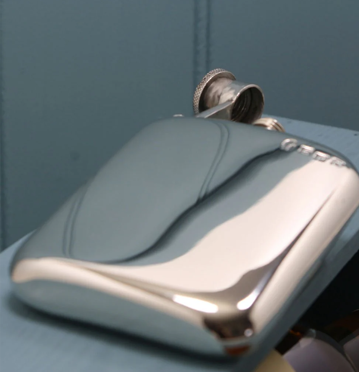 Hipflasks 6oz purse cap top flask pewter