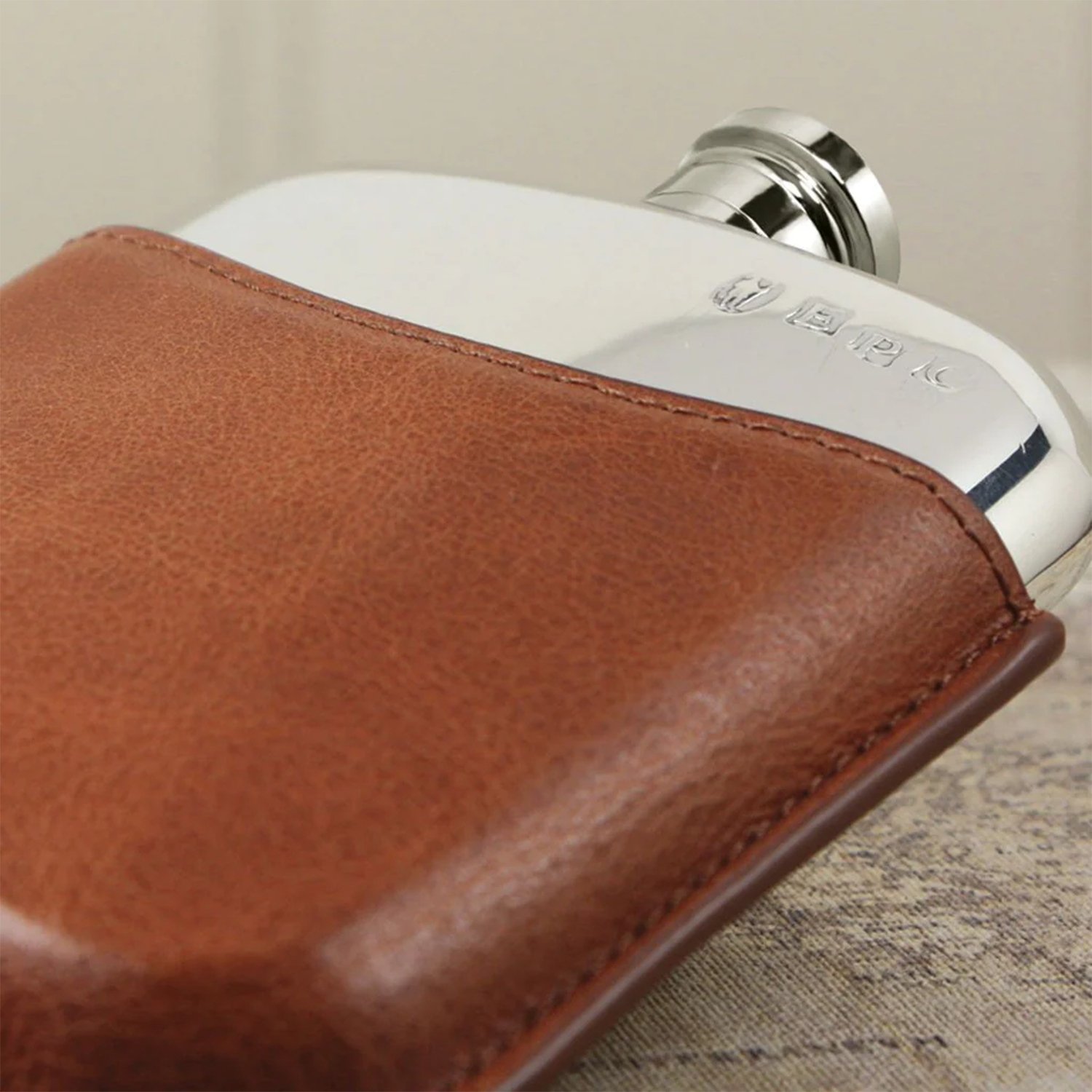 Hipflasks 6oz purse flask & pouch tan